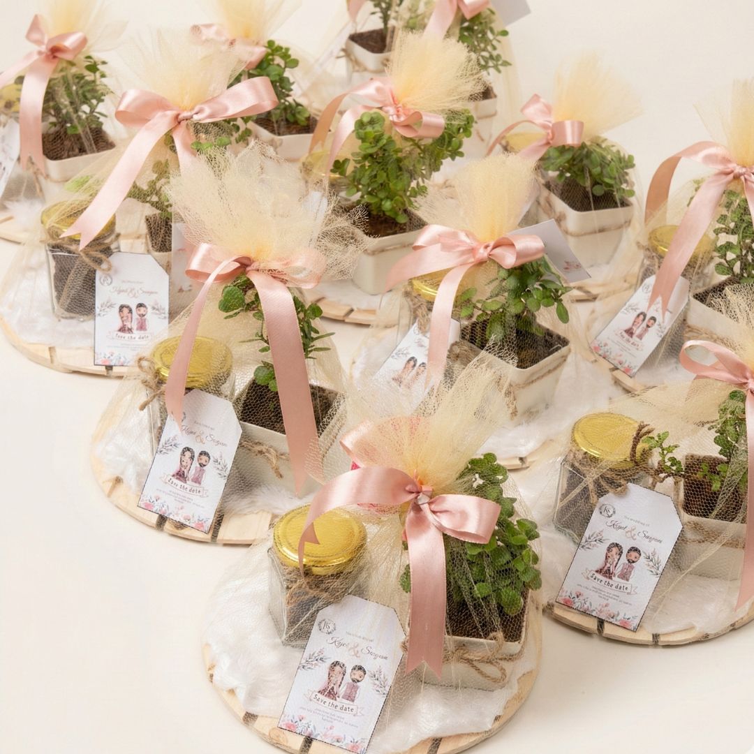 Save the date hamper 2